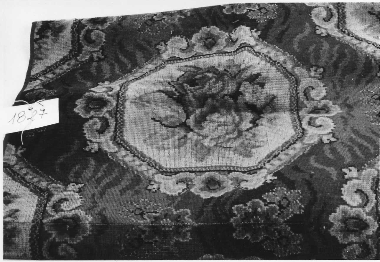 tappeto, opera isolata - manifattura italiana (prima metà sec. XX)