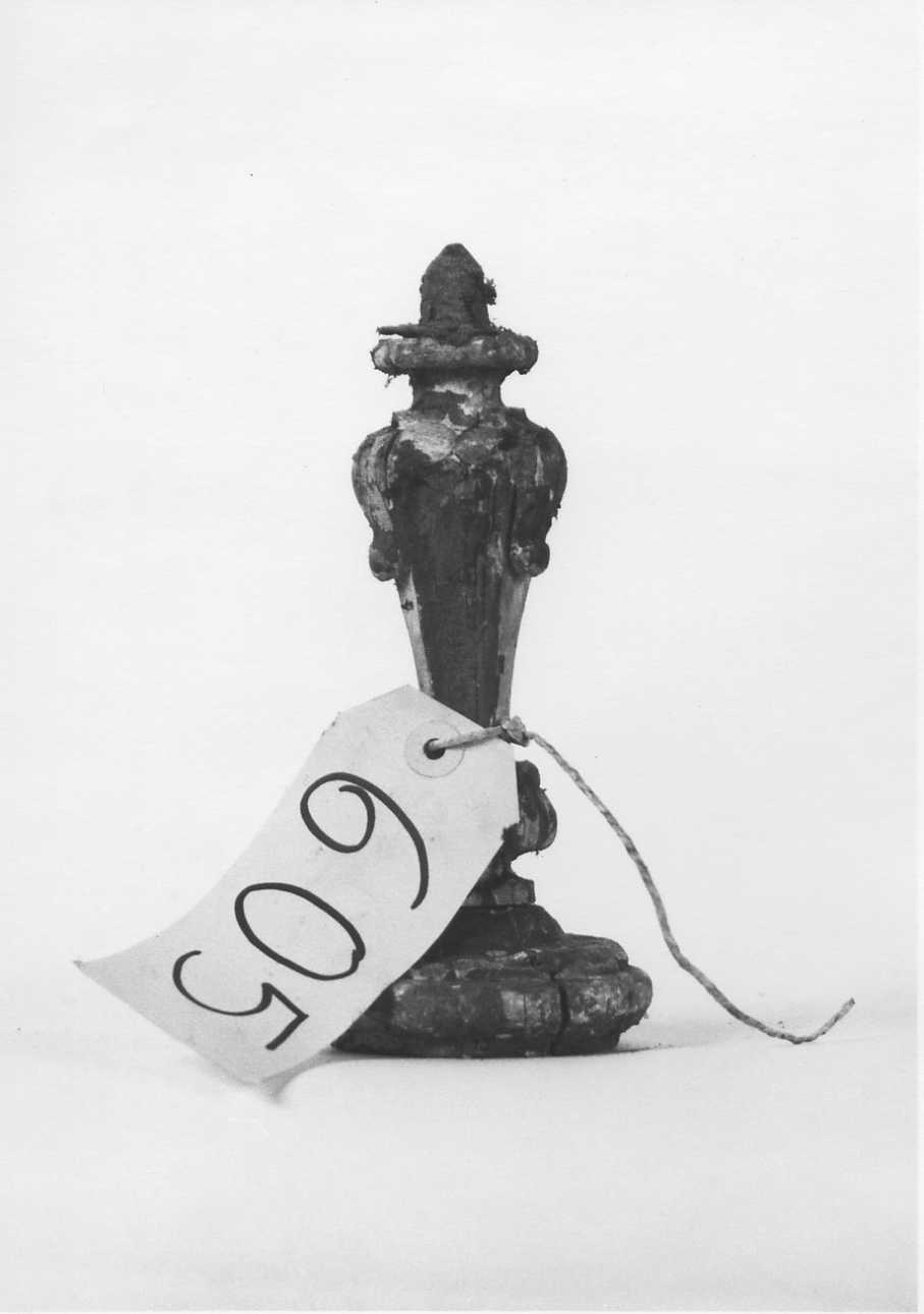 candeliere, frammento - bottega piemontese (fine, inizio sec. XVIII, sec. XIX)