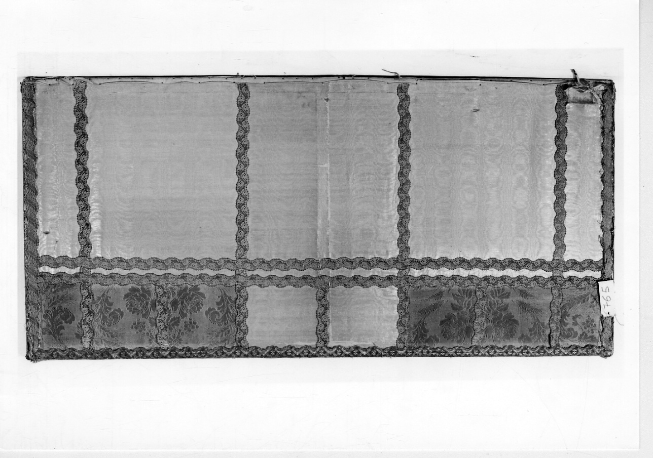 paliotto, opera isolata - manifattura italiana (fine, inizio sec. XIX, sec. XX)