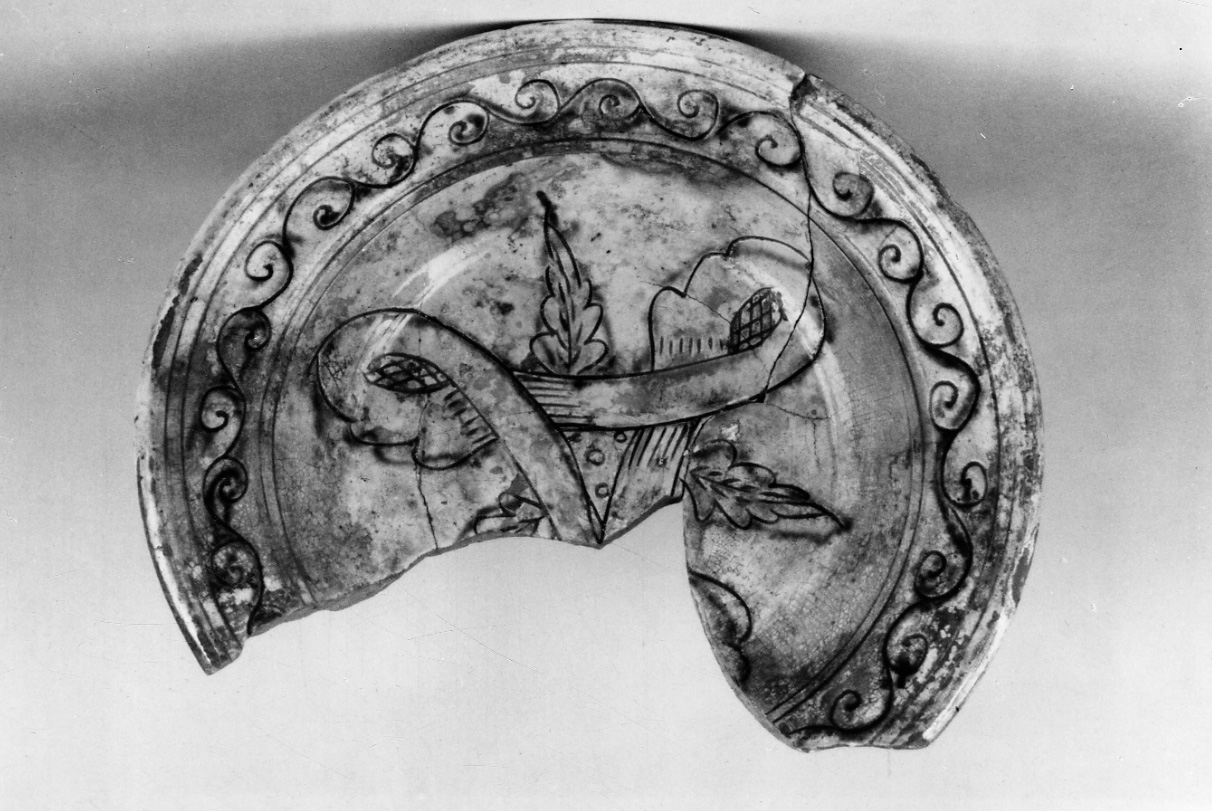 piatto, frammento - bottega piemontese (secc. XV/ XVI)