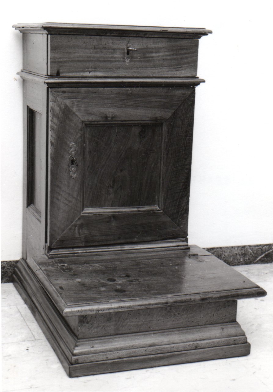 inginocchiatoio, opera isolata - bottega piemontese (prima metà sec. XIX)