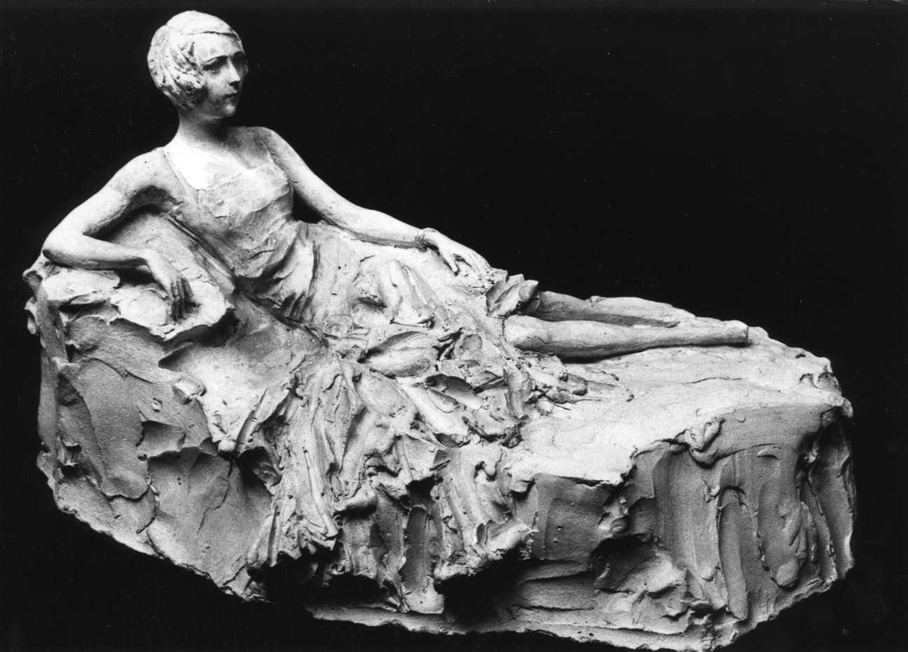 figura femminile seduta (scultura, opera isolata) di Troubetzkoy Paolo (secondo quarto sec. XX)