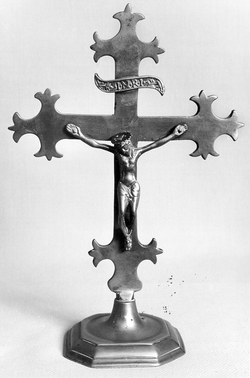 Cristo crocifisso (croce d'altare, opera isolata) - bottega piemontese (sec. XVI)