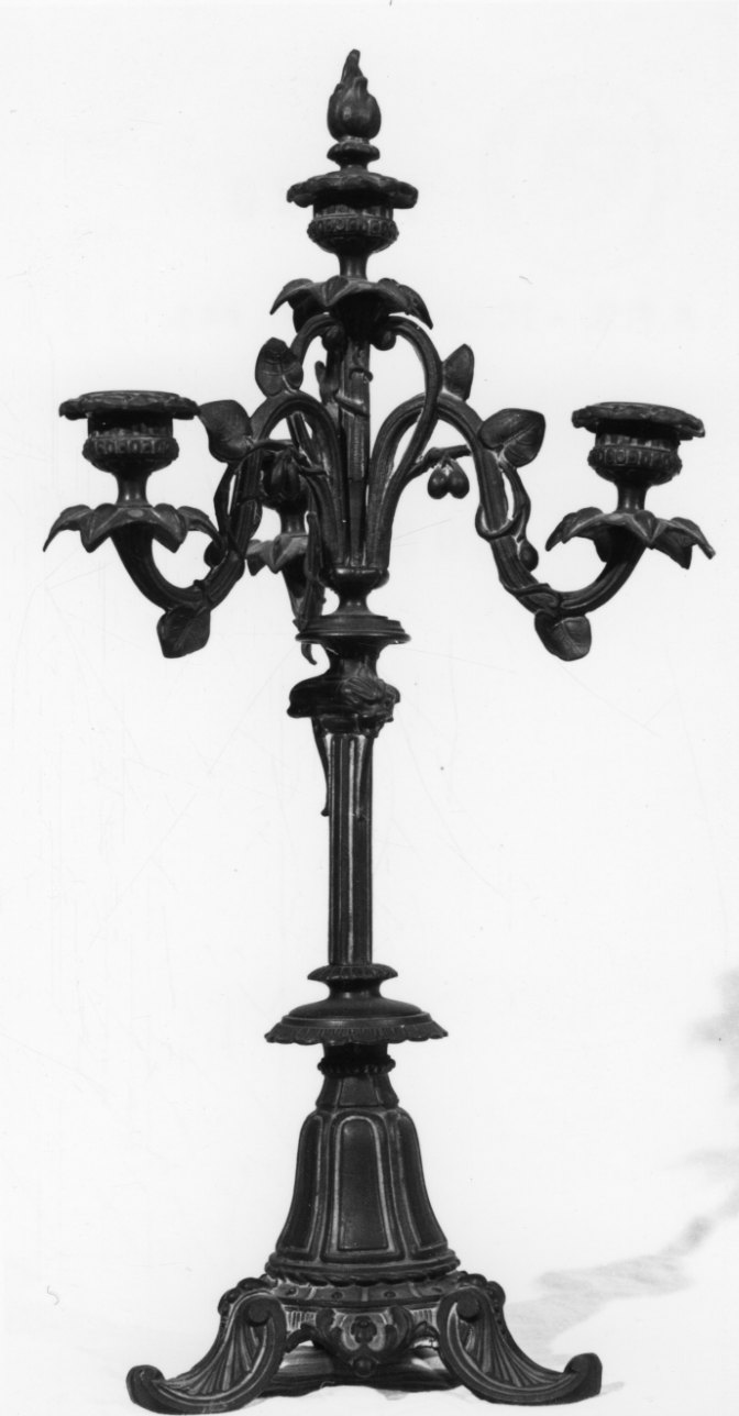 candeliere, coppia - bottega Europa settentrionale (seconda metà sec. XIX)