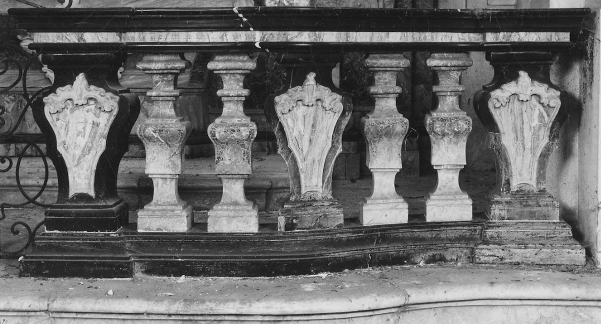 balaustrata di cappella, coppia di Bussi Materno (terzo quarto sec. XVIII)