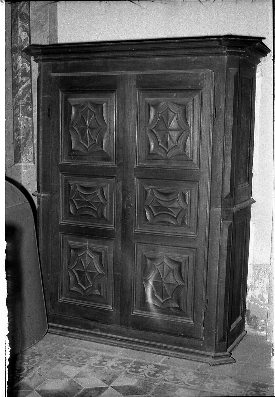 armadio, opera isolata - bottega biellese (sec. XVIII)