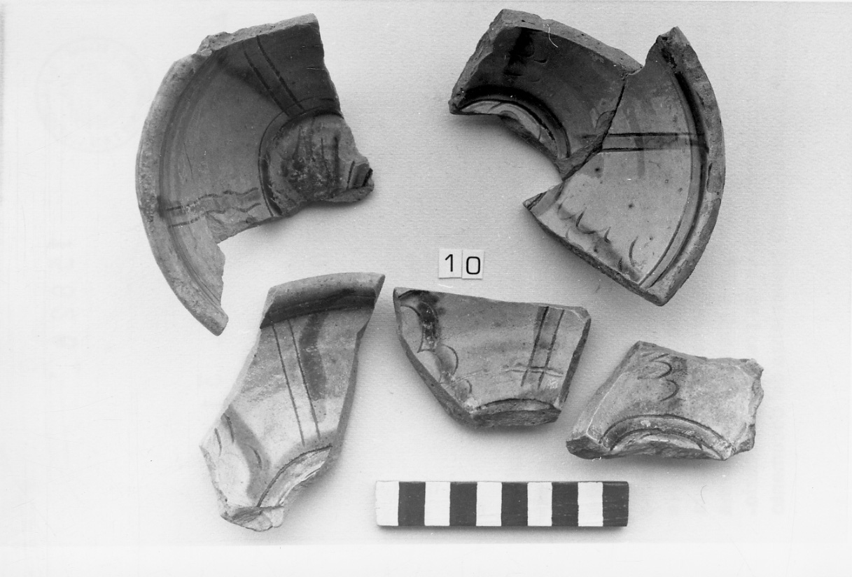 tazza, frammento - bottega padana (sec. XVI)