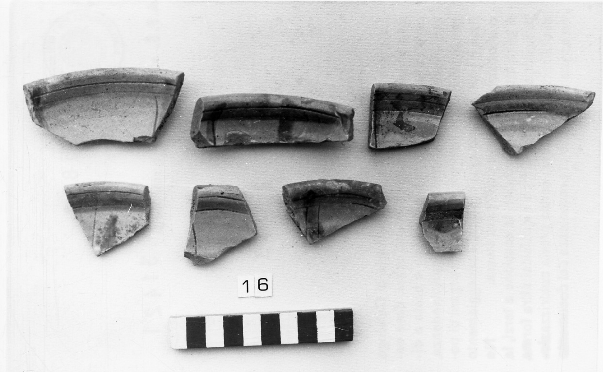 tazza, frammento - bottega padana (sec. XVI)