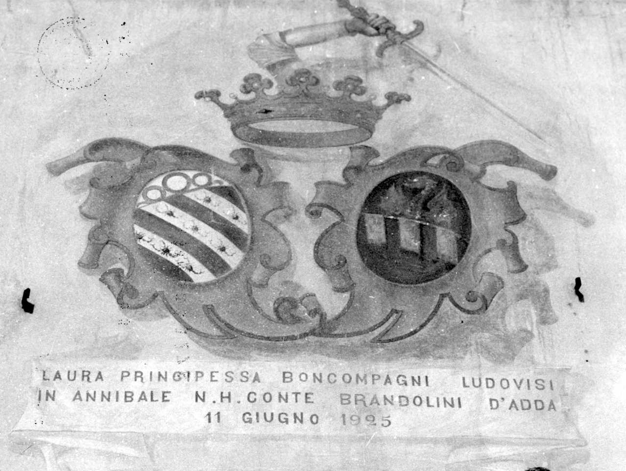 stemma gentilizio della principessa Laura Boncompagni Ludovisi Brandolini d'Adda (dipinto, opera isolata) - ambito piemontese (secondo quarto sec. XX)