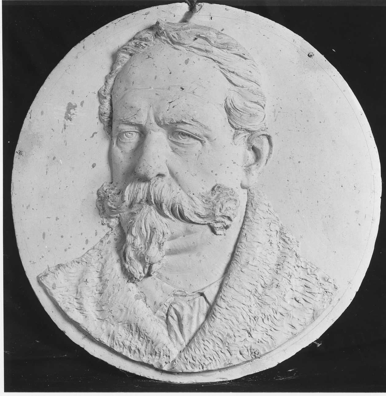 ritratto d'uomo a mezzo busto (rilievo, opera isolata) di Della Vedova Pietro (seconda metà sec. XIX)