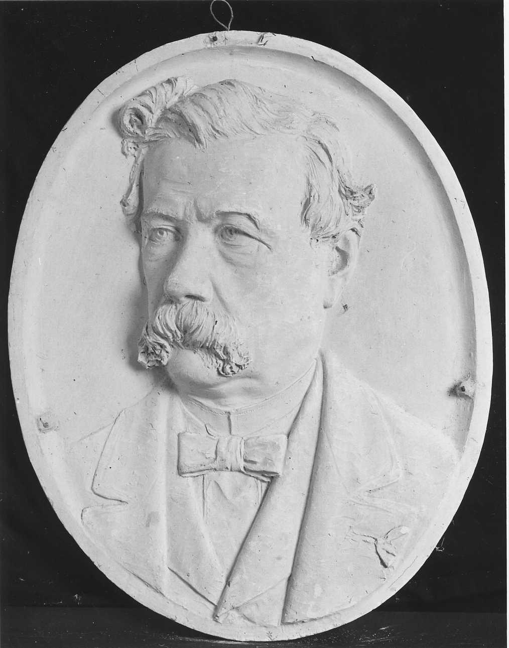 ritratto d'uomo a mezzo busto (rilievo, opera isolata) di Della Vedova Pietro (seconda metà sec. XIX)