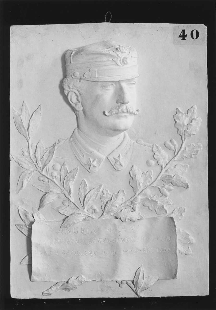 ritratto a mezzo busto di Angelo Giani (rilievo, opera isolata) di Della Vedova Pietro (fine sec. XIX)