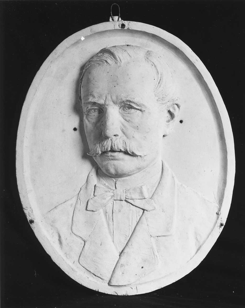 ritratto d'uomo a mezzo busto (rilievo, opera isolata) di Della Vedova Pietro (seconda metà sec. XIX)