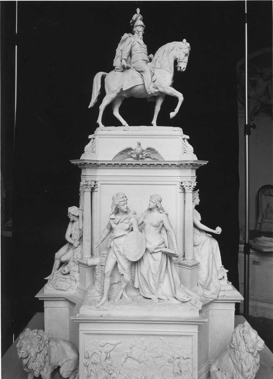 Vittorio Emanuele II alla battaglia con bersaglieri (rilievo, opera isolata) di Della Vedova Pietro (ultimo quarto sec. XIX)