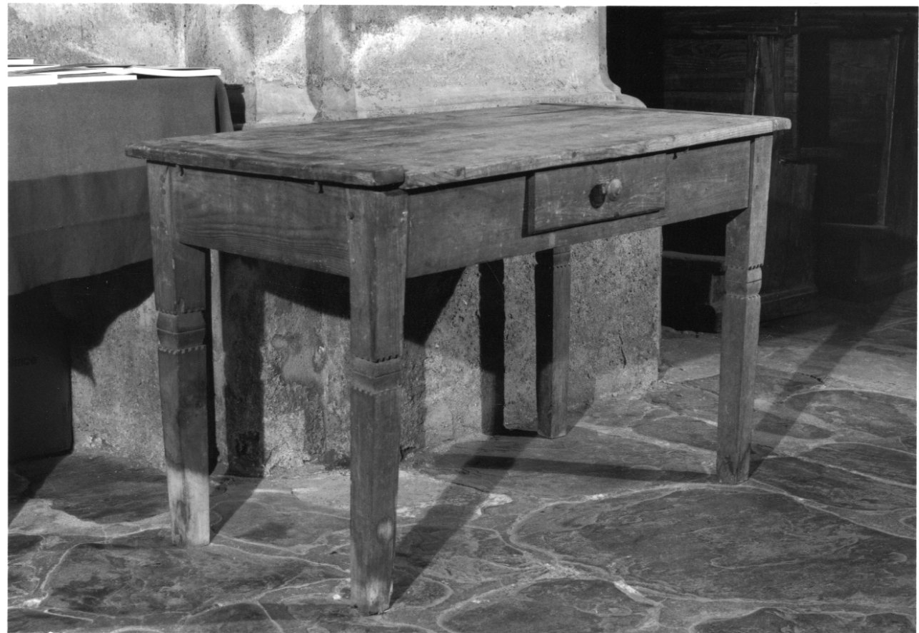 tavolino, opera isolata - bottega piemontese (sec. XIX)