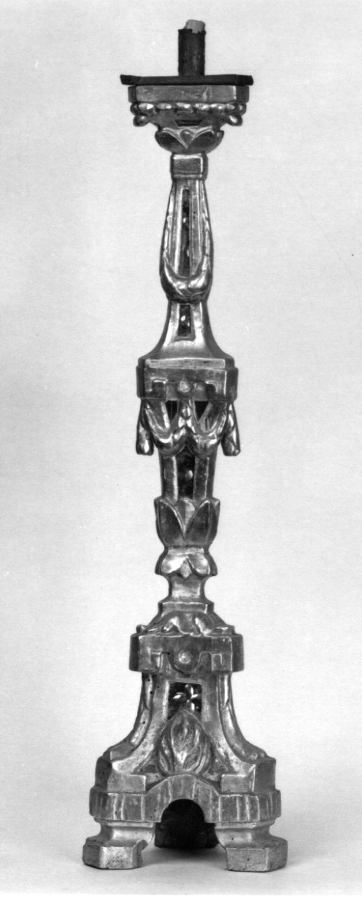 candeliere d'altare, serie - bottega piemontese (sec. XIX)