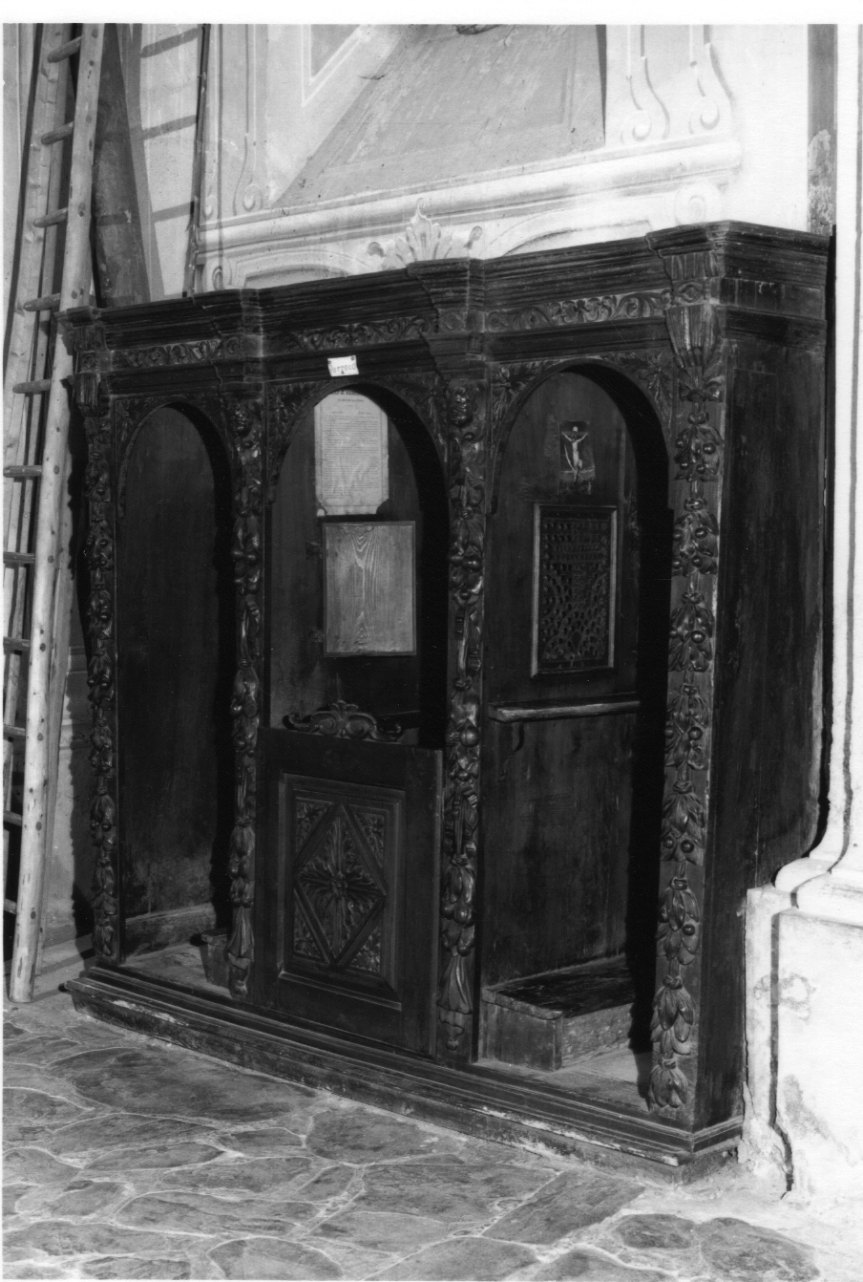 motivi decorativi vegetali con cherubini (confessionale, opera isolata) - bottega piemontese (ultimo quarto sec. XVIII)