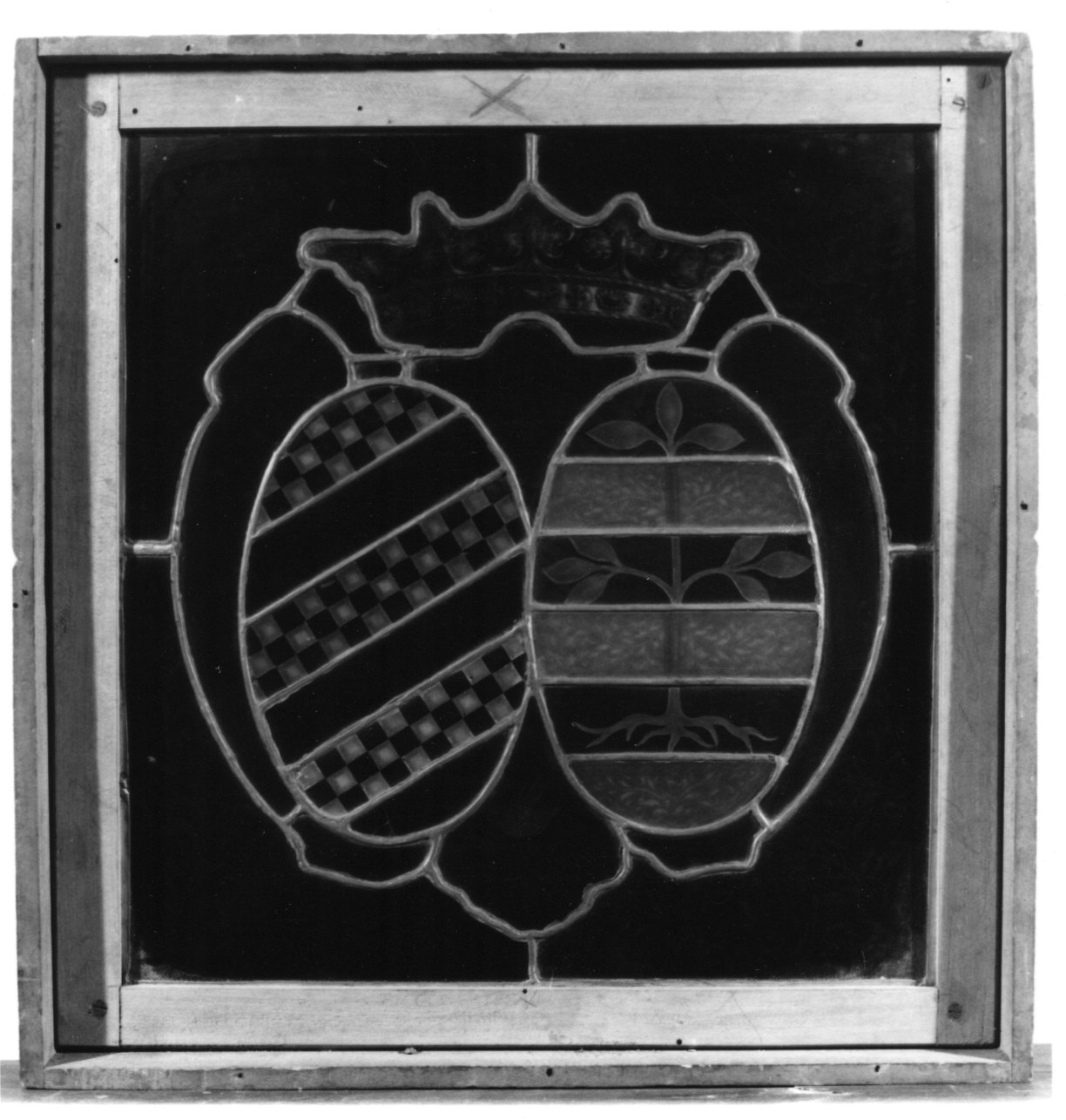 stemma gentilizio (vetrata, opera isolata) - ambito piemontese (prima metà sec. XIX)