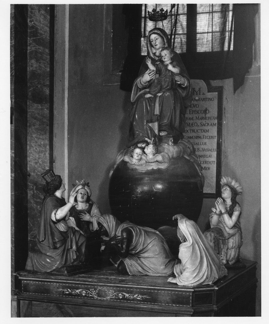 Madonna Regina del Mondo (macchina processionale, opera isolata) di Brilla Antonio (terzo quarto sec. XIX)