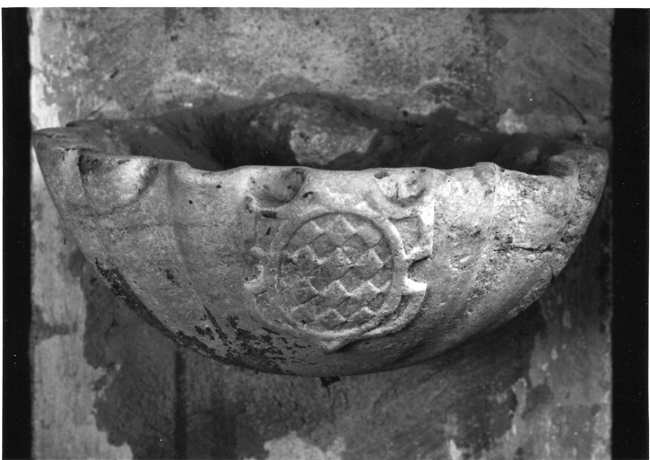 acquasantiera - a conchiglia, serie - bottega piemontese (sec. XVII)