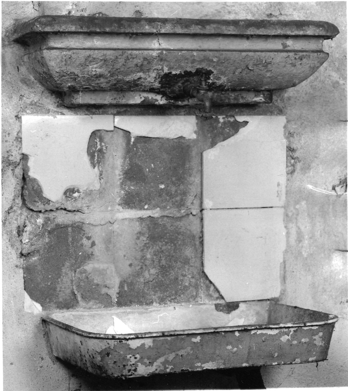 lavabo da sacrestia, opera isolata - bottega saluzzese (seconda metà sec. XVIII)
