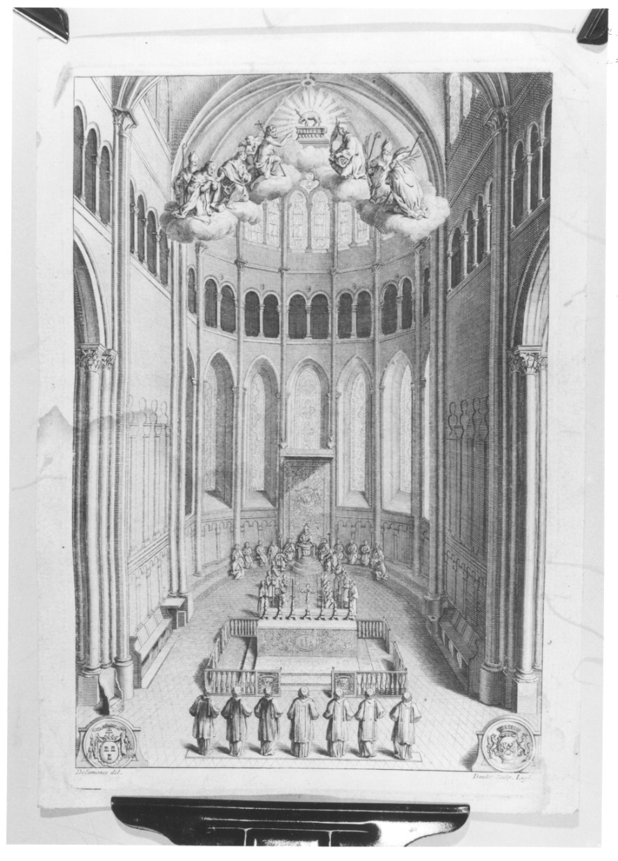 santi ed ecclesiastici in adorazione dell'Agnello in una chiesa (stampa) di Daudet Robert, Delamonce Ferdinand (prima metà sec. XVIII)