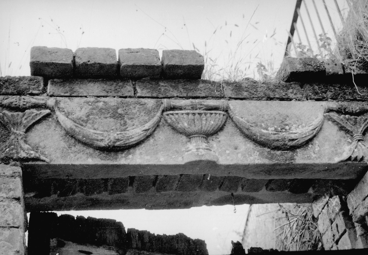 portale architravato, opera isolata - ambito piemontese (metà sec. XIX)