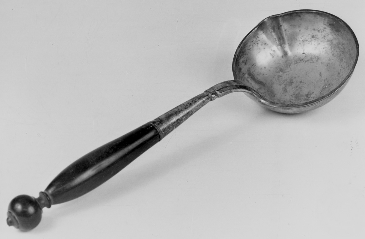 mestolo battesimale, opera isolata - bottega piemontese (secondo quarto sec. XVIII)