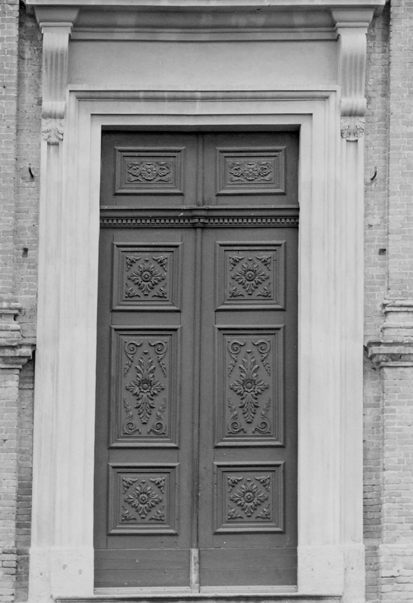 portone, opera isolata di Mezzo Luigi (metà sec. XIX)