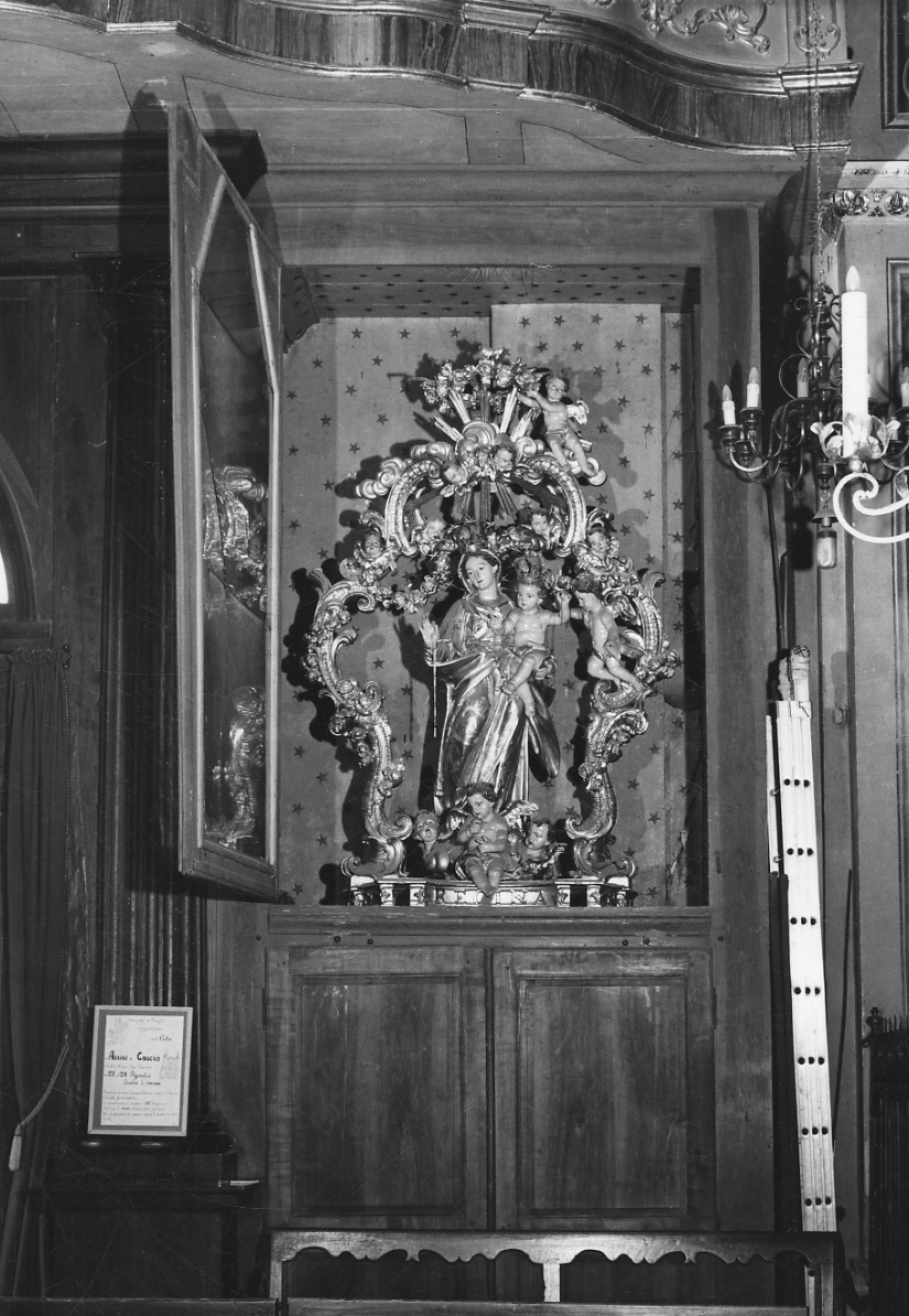 Madonna del Rosario (gruppo scultoreo processionale, elemento d'insieme) - bottega Italia settentrionale (metà sec. XIX)