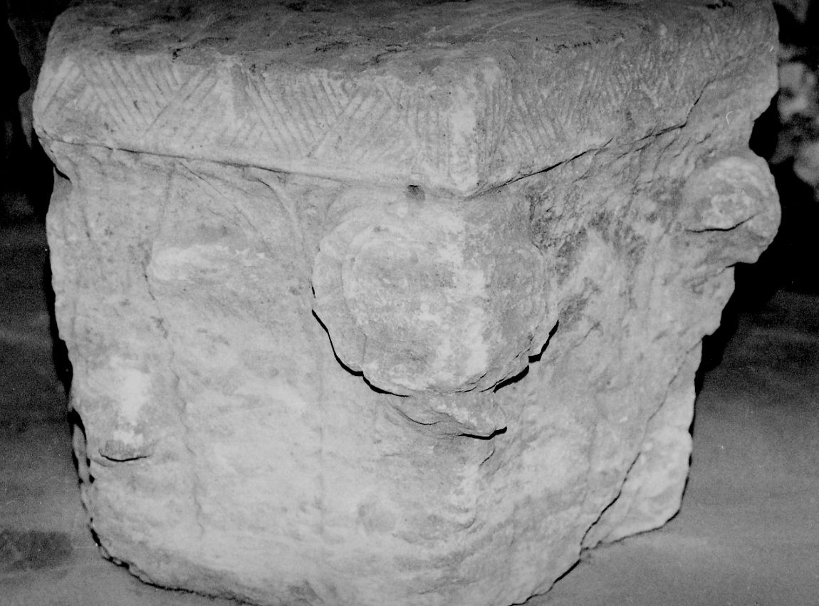 capitello, opera isolata - bottega francese (fine/inizio secc. XIII/ XIV)