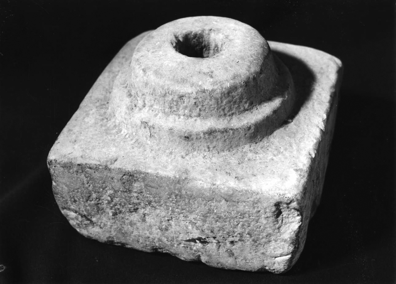 base di croce processionale, serie di Sartorelli famiglia (bottega) (sec. XVIII)