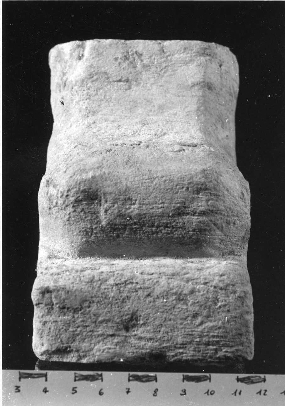 mensola, opera isolata - bottega piemontese (sec. XIV)