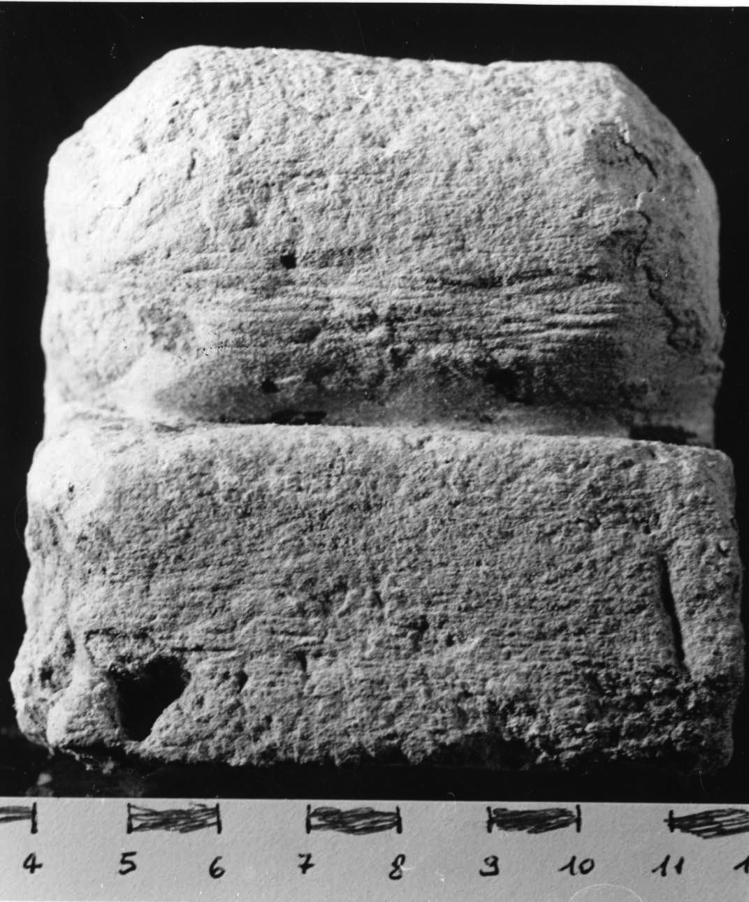 mensola, opera isolata - bottega piemontese (sec. XIV)