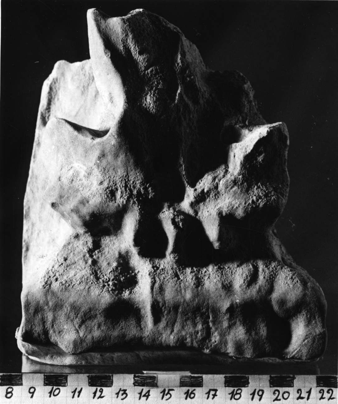 mensola, opera isolata - bottega piemontese (sec. XIV)