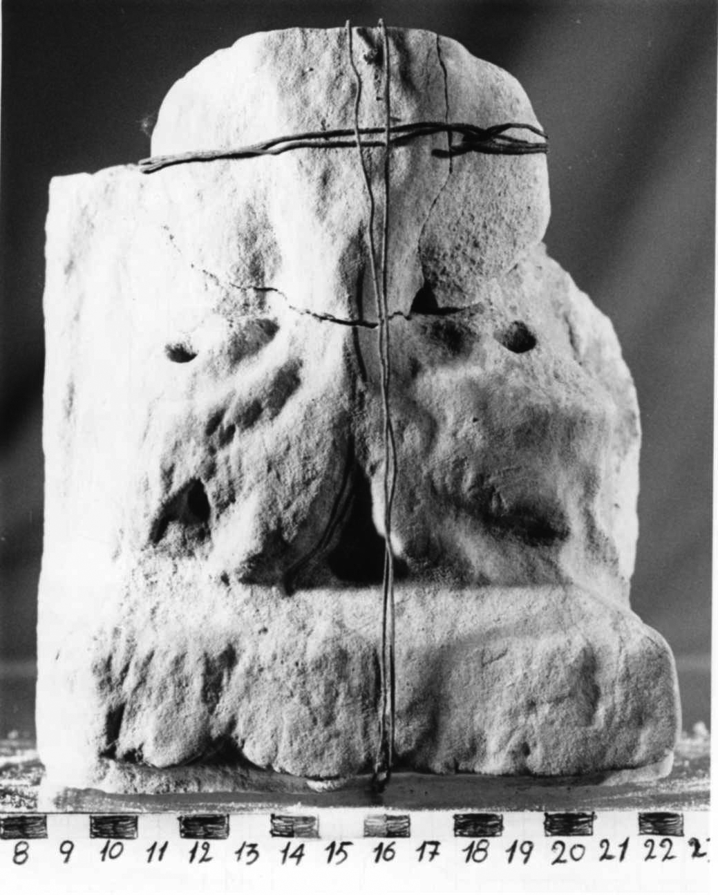 mensola, opera isolata - bottega piemontese (sec. XIV)