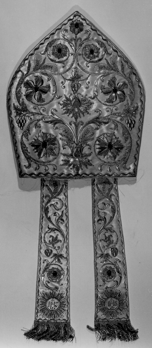 mitria, opera isolata - manifattura lombardo-piemontese (ultimo quarto sec. XIX)