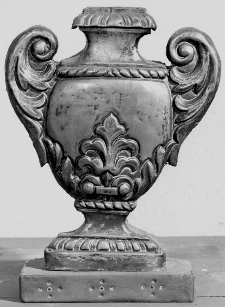 vaso d'altare per composizione floreale, serie - bottega novarese (seconda metà sec. XIX)