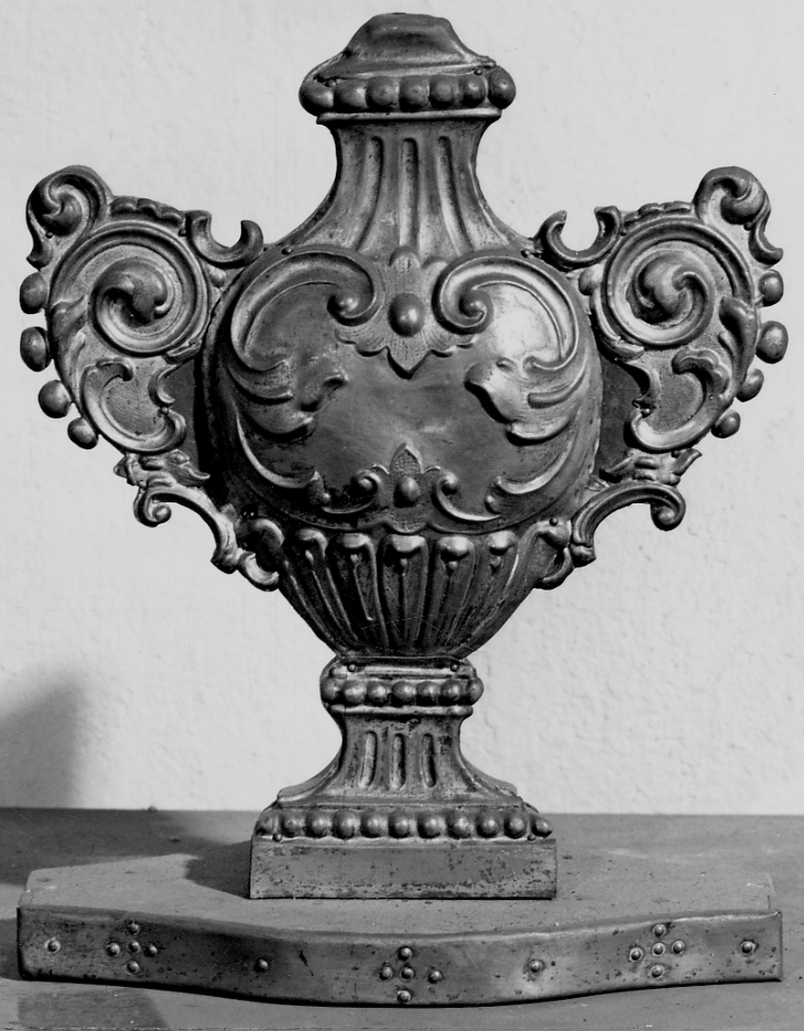 vaso d'altare per composizione floreale, opera isolata - bottega novarese (seconda metà sec. XIX)