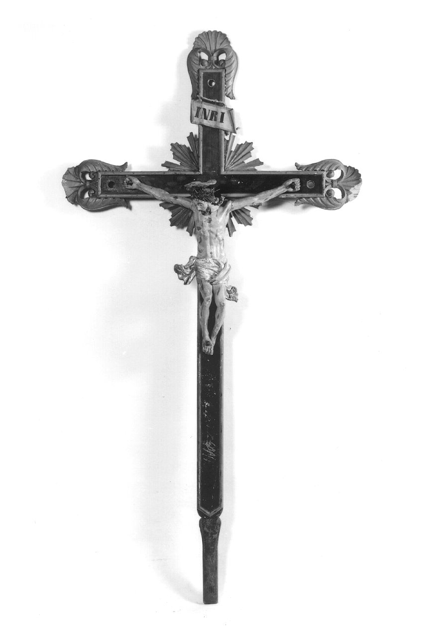 Cristo crocifisso (croce processionale, opera isolata) - bottega ossolana (secc. XVIII/ XIX)