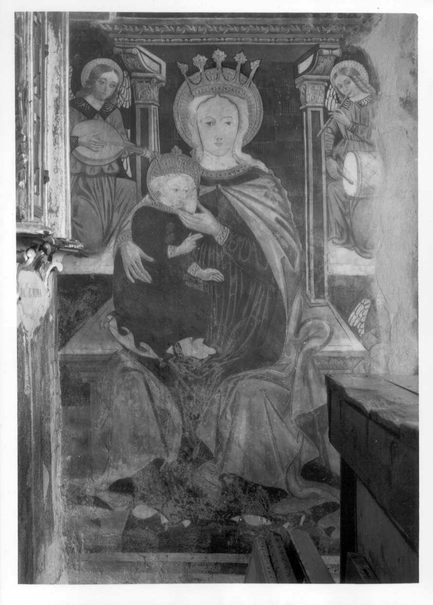 Madonna in trono e angeli musicanti (dipinto, elemento d'insieme) di Cagnola Francesco (primo quarto sec. XVI)