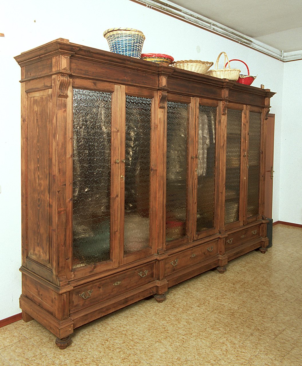 mobile - manifattura ferrarese (sec. XX)