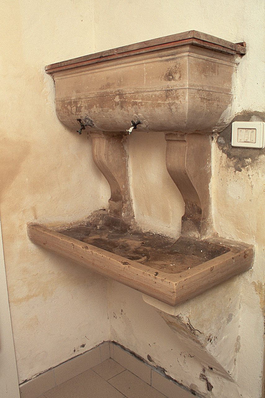lavabo - manifattura ferrarese (sec. XVIII)