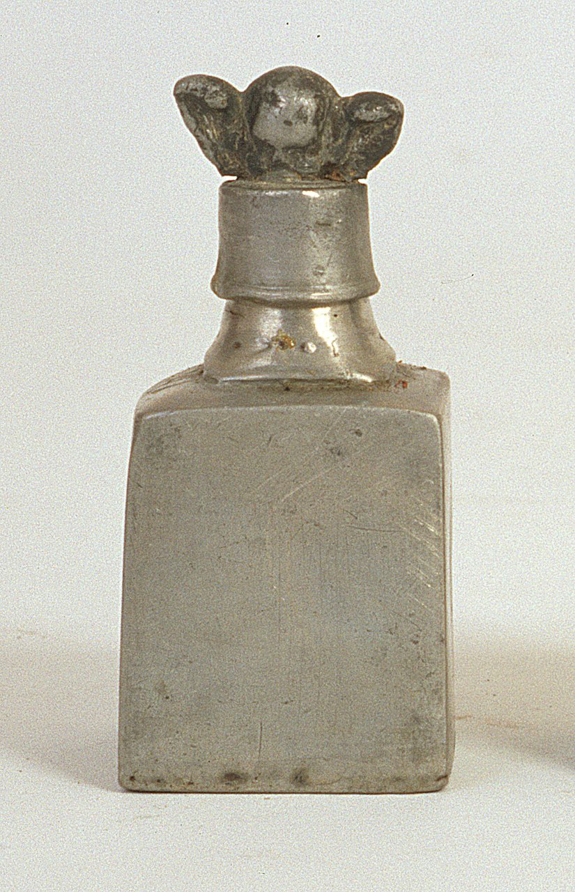 vasetti per oli santi, insieme - manifattura ferrarese (sec. XVII)