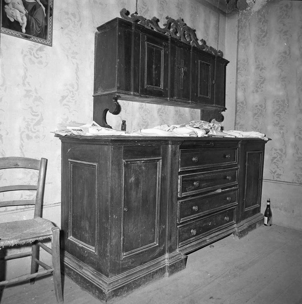 mobile da sacrestia con alzata - bottega emiliano-romagnola (sec. XVIII)