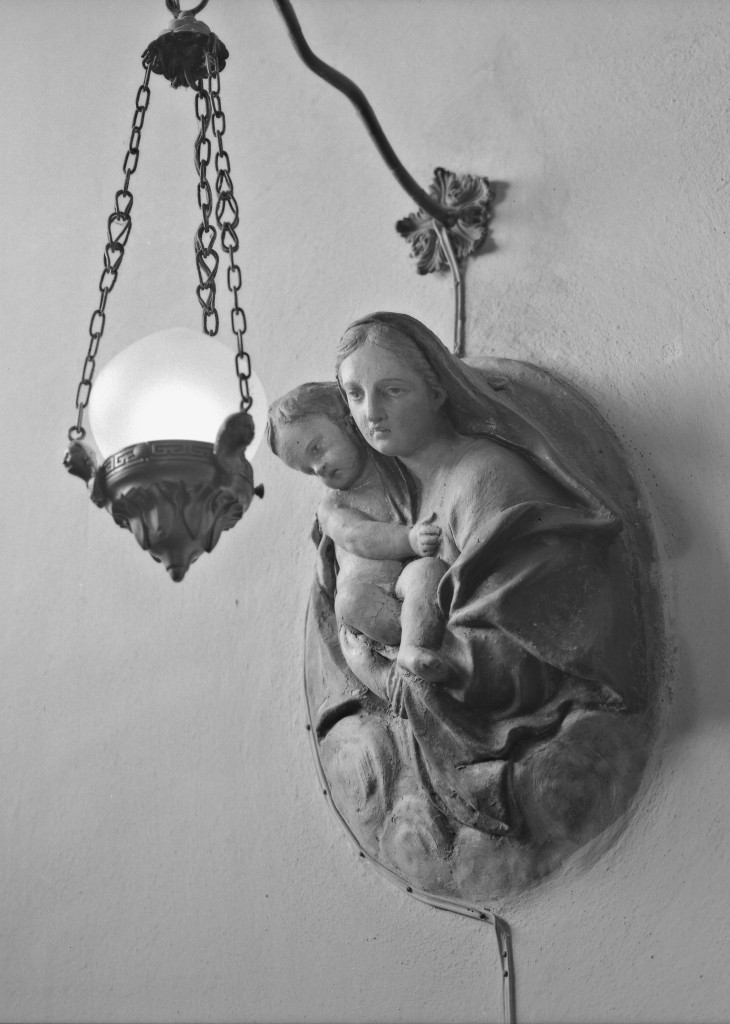 Madonna con Bambino (rilievo) - ambito bolognese (prima metà sec. XVIII)