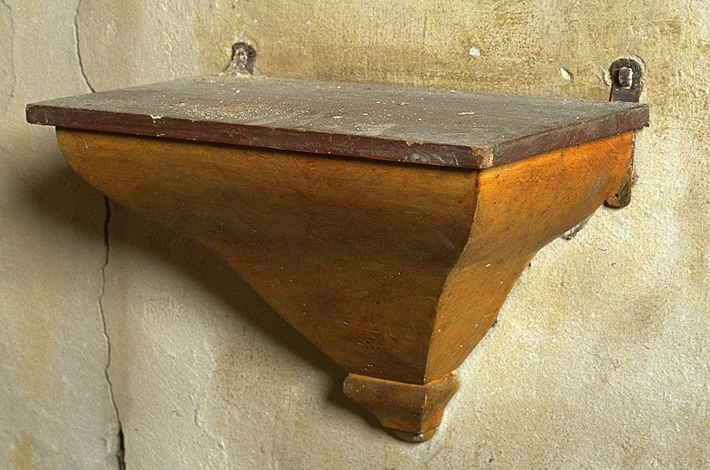 mensola - manifattura ferrarese (seconda metà sec. XIX)