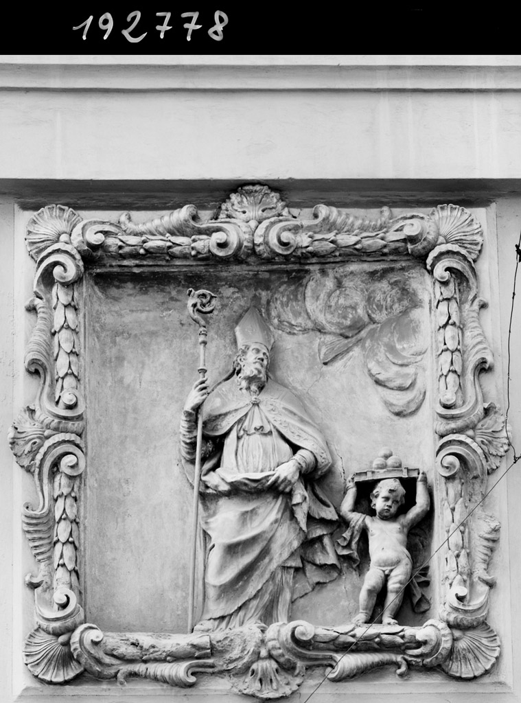 San Nicola da Bari (rilievo) di Mazza Giuseppe Maria (attribuito) (ultimo quarto sec. XVII)
