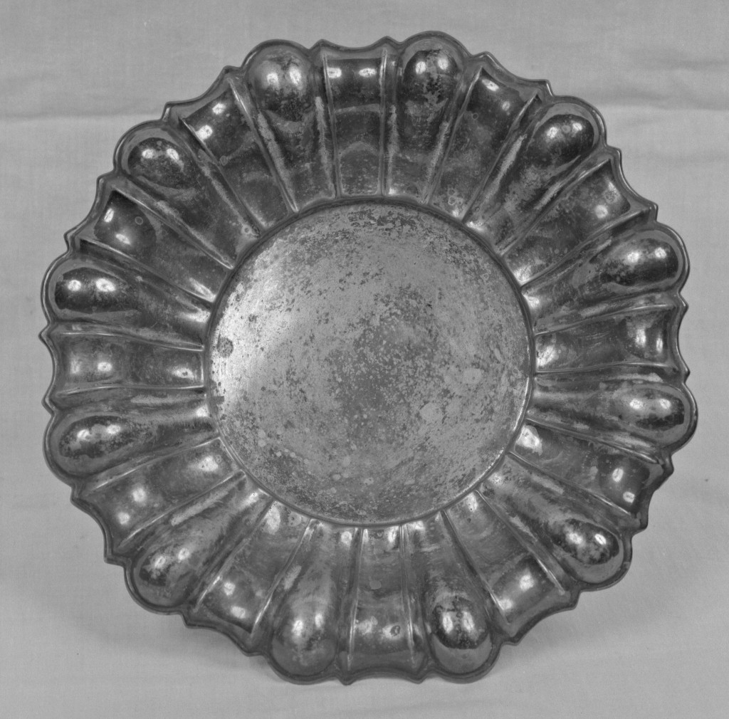 vassoio - bottega Stefani (primo quarto sec. XX)