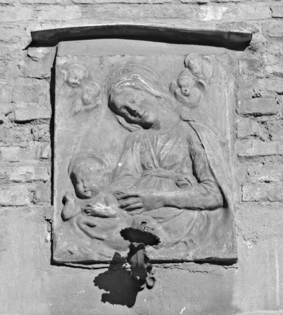 Madonna con Bambino (rilievo) - ambito toscano (sec. XVI)